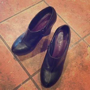 Black Madden Girl booties